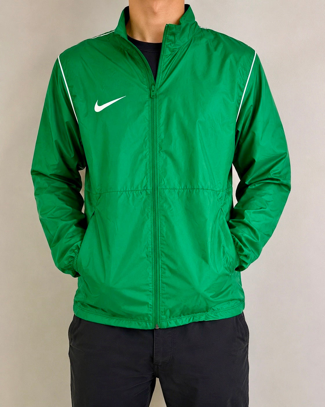 Nike Men's Windbreaker Jacket Green - Size M - New with tags