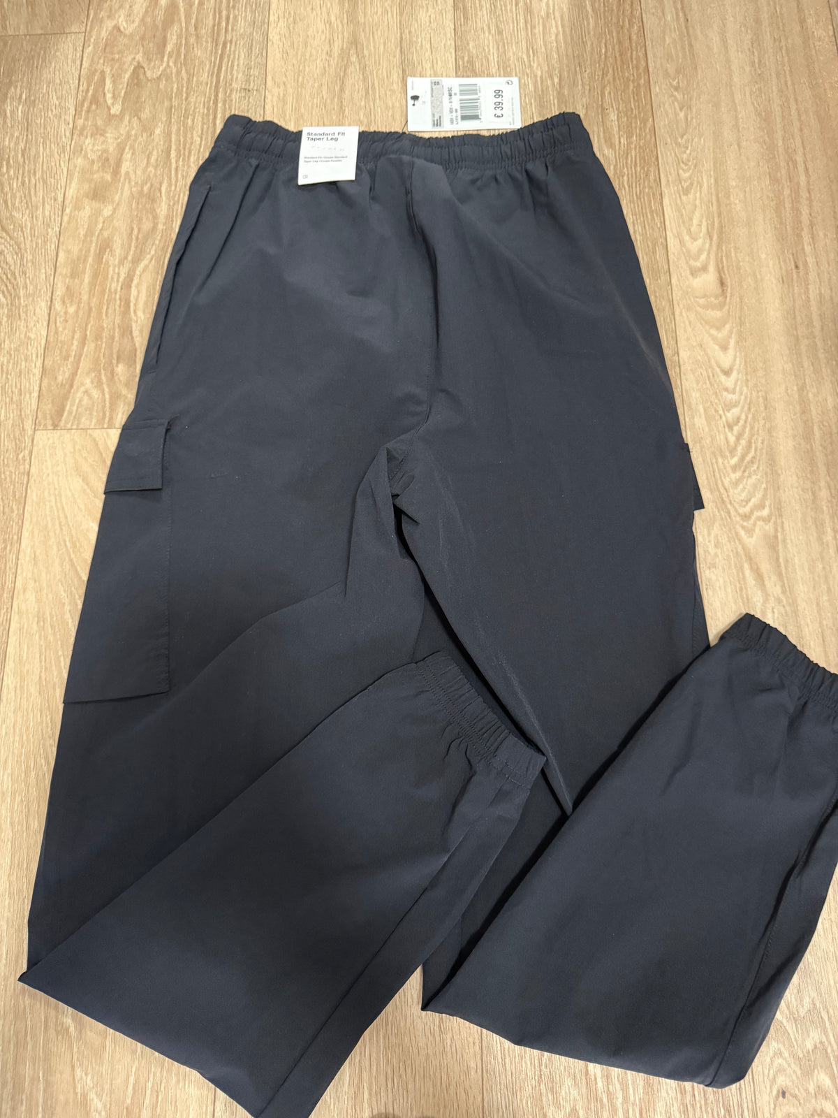 Nike Herren Cargo Hose Schwarz – Gr. XS – Neu mit Etikett