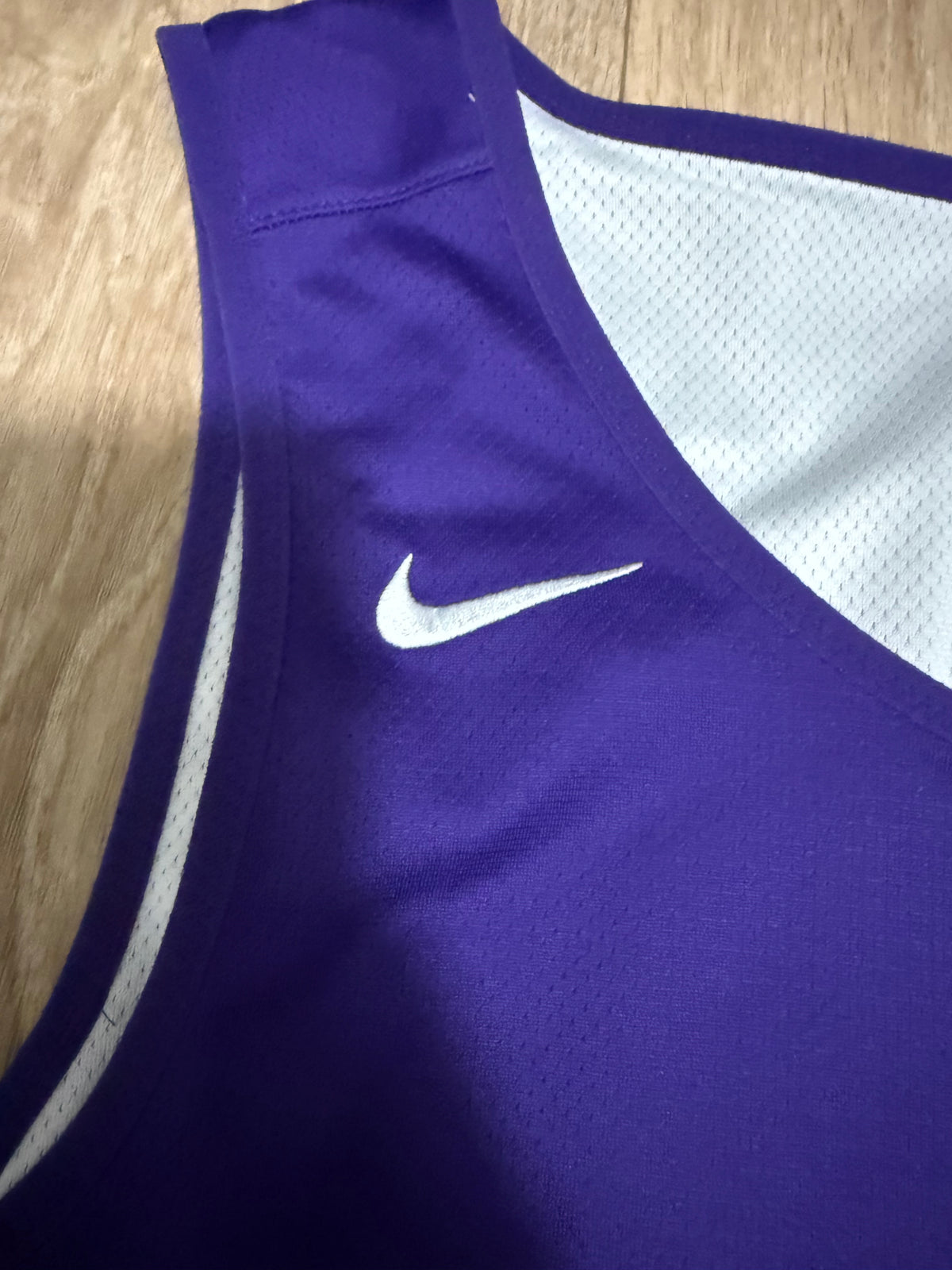 Nike Herren Reversible Basketball Trikot – Lila/Weiß – Gr. S – Neu mit Etikett