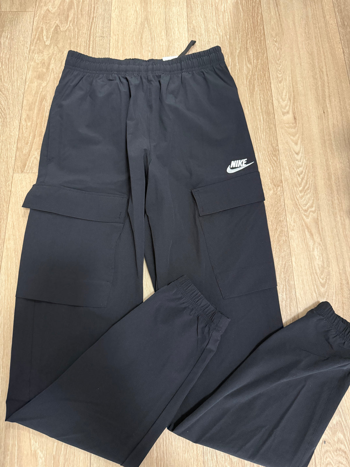 Nike Herren Cargo Hose Schwarz – Gr. XS – Neu mit Etikett