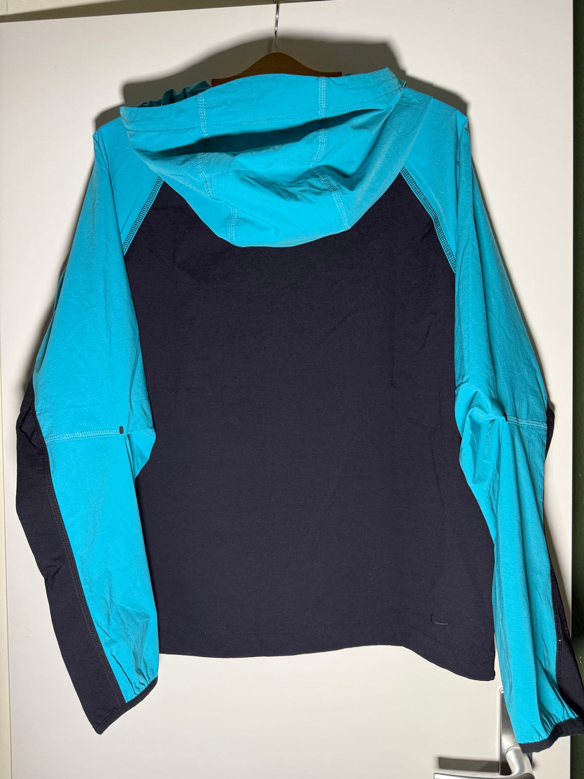Nike Herren Windrunner Jacke Blau/Schwarz – Größe XS – Neu mit Etikett